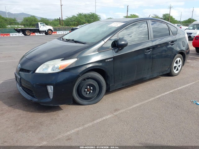 JTDKN3DU3F0437430 Toyota Prius Two