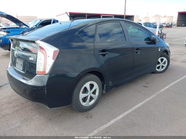 JTDKN3DU3F0437430 Toyota Prius Two