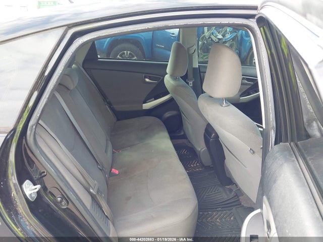 JTDKN3DU3F0437430 Toyota Prius Two