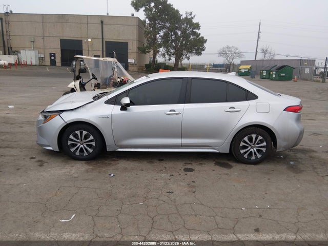 JTDEAMDE1MJ018359 Toyota Corolla Hybrid Le