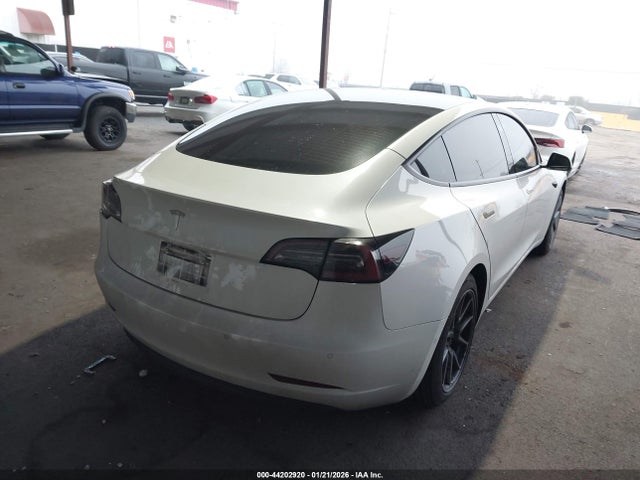 44202920 :رقم المزاد ، 5YJ3E1EA9MF071792 vin ، 2021 Tesla Model 3 Standard Range Plus Rear-wheel Drive مزاد بيع