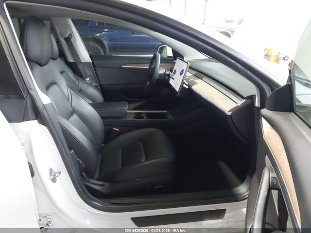 44202920 :رقم المزاد ، 5YJ3E1EA9MF071792 vin ، 2021 Tesla Model 3 Standard Range Plus Rear-wheel Drive مزاد بيع