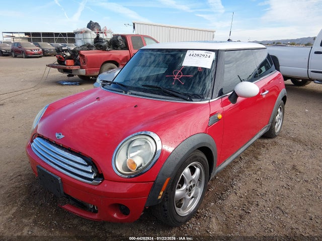 2010 MINI COOPER WMWMF3C52ATU79415 Photo 1