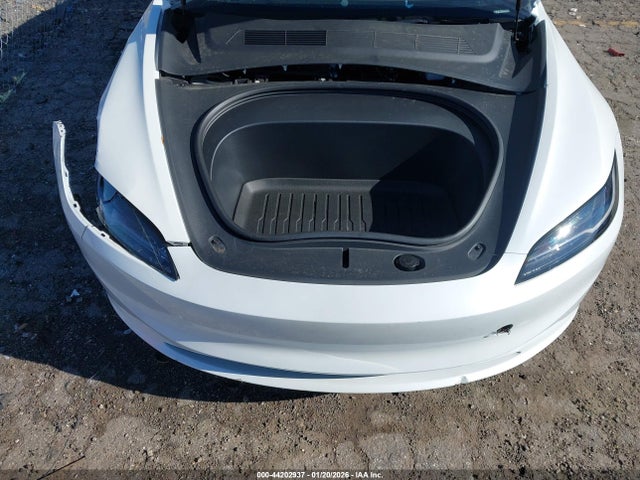 Продажа на аукционе авто 2025 Tesla Model 3, vin: 5YJ3E1EA5SF896614, номер лота: 44202937