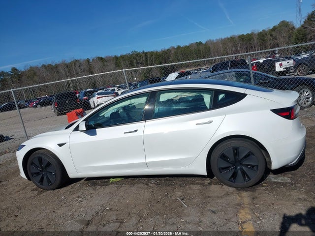 Продажа на аукционе авто 2025 Tesla Model 3, vin: 5YJ3E1EA5SF896614, номер лота: 44202937