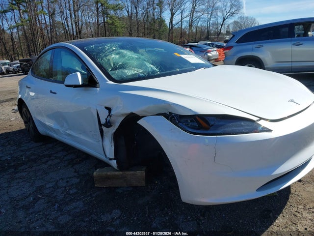 Продажа на аукционе авто 2025 Tesla Model 3, vin: 5YJ3E1EA5SF896614, номер лота: 44202937