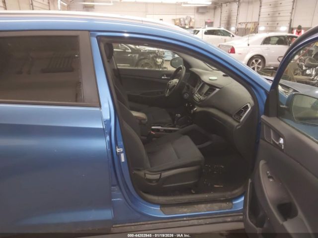 2018 HYUNDAI TUCSON KM8J33A45JU625899 Photo 4