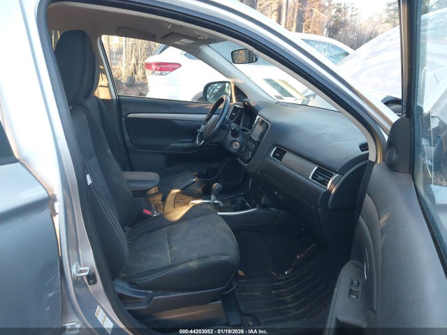 2017 MITSUBISHI OUTLANDER JA4AD2A38HZ055794 Photo 4