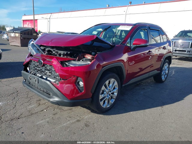 Toyota Rav4 Xle Premium 2019 JTMA1RFV3KD034597 Image 2