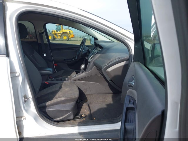 Ford FOCUS SE 2014 1FADP3F23EL238010 Image 5
