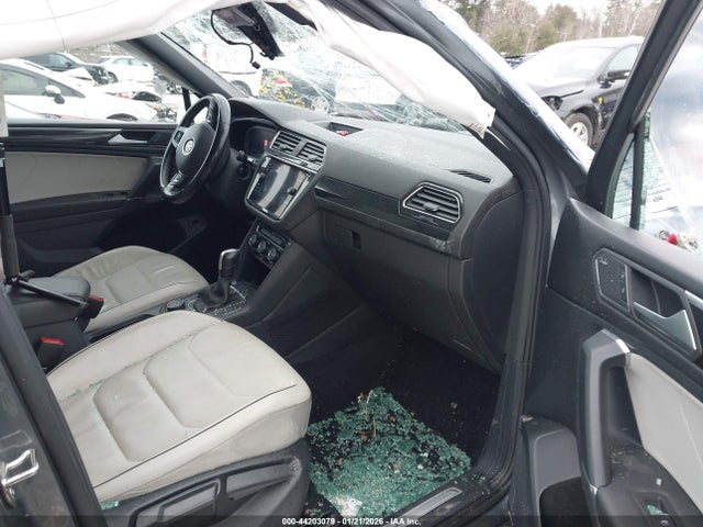44203079 :رقم المزاد ، 3VV4B7AX3LM112424 vin ، 2020 Volkswagen Tiguan 2.0t Sel Premium R-line مزاد بيع