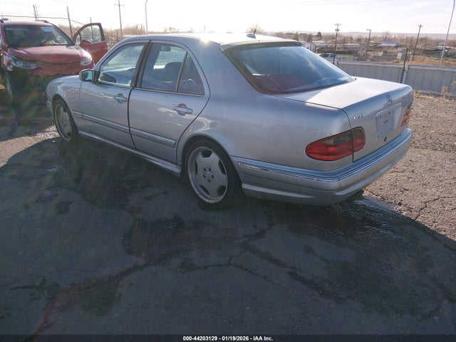 44203129 :رقم المزاد ، WDBJF74J31B309660 vin ، 2001 Mercedes-benz E 55 Amg مزاد بيع