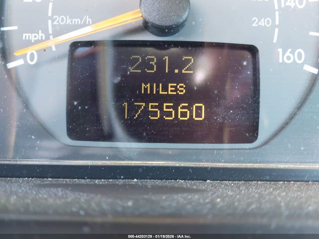 44203129 :رقم المزاد ، WDBJF74J31B309660 vin ، 2001 Mercedes-benz E 55 Amg مزاد بيع