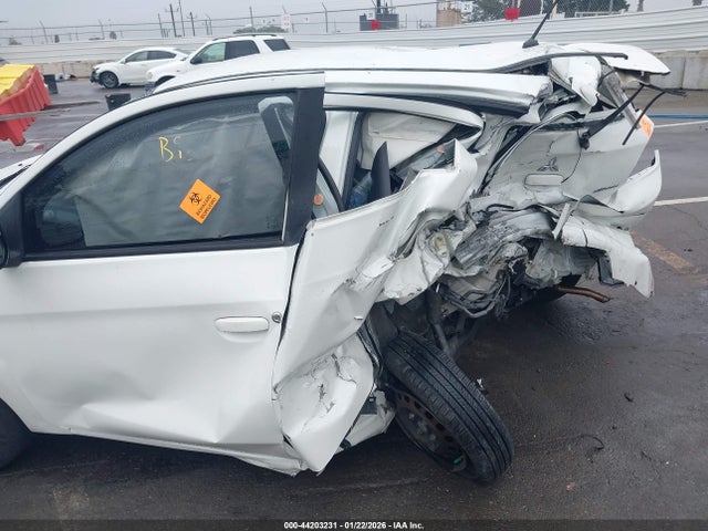 Mitsubishi MIRAGE ES 2017 ML32A3HJ6HH018555 Image 17