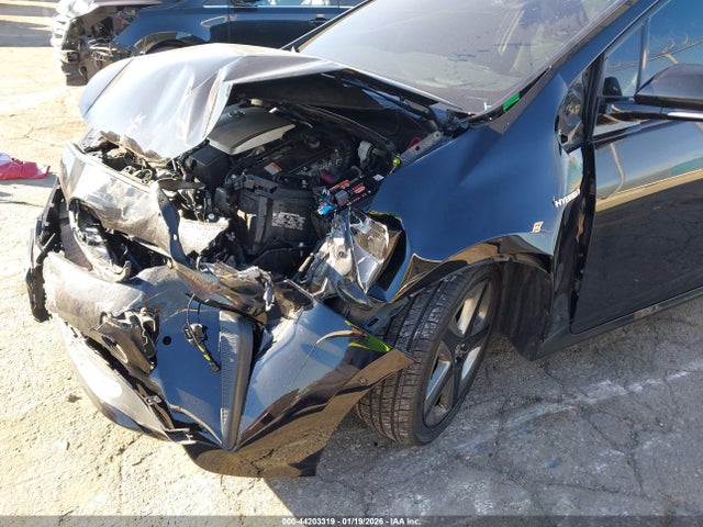 JTDKARFUXL3123702 Toyota Prius Limited