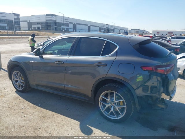 ZASFAKBN0J7B85842 Alfa Romeo Stelvio Ti Awd