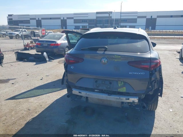 ZASFAKBN0J7B85842 Alfa Romeo Stelvio Ti Awd