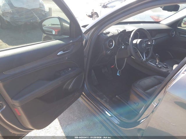 ZASFAKBN0J7B85842 Alfa Romeo Stelvio Ti Awd