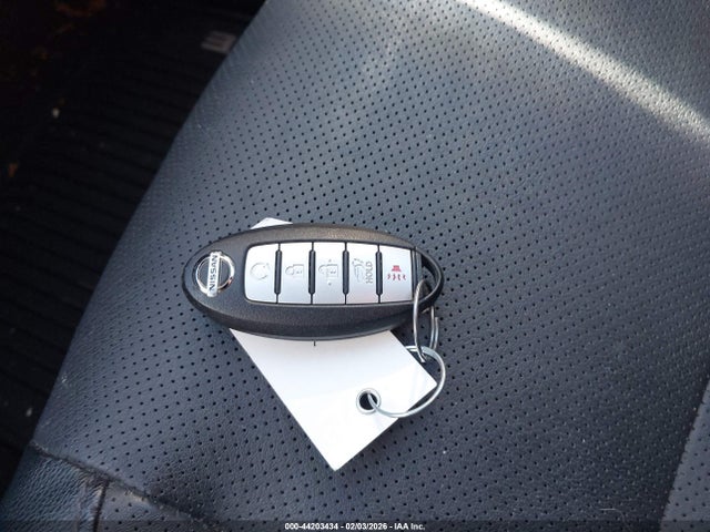 5N1AT2MV5HC761996 Nissan Rogue Sl