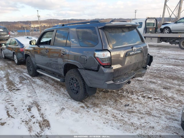 2021 TOYOTA 4RUNNER JTERU5JR2M5938169 Photo 2