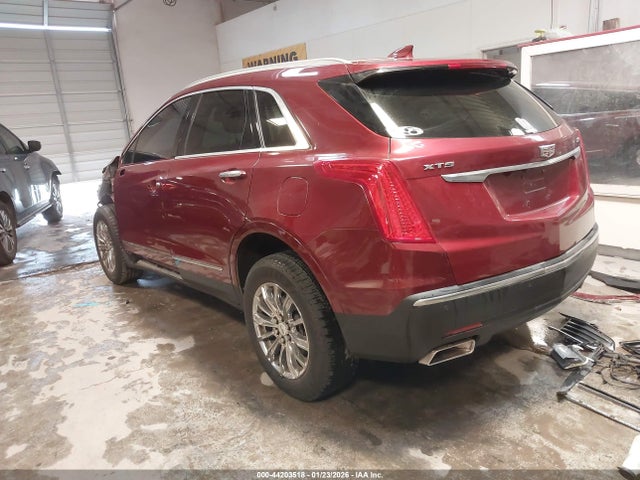 2017 CADILLAC XT5 1GYKNBRS0HZ221321 Photo 2