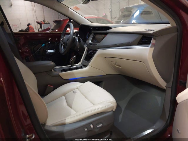 2017 CADILLAC XT5 1GYKNBRS0HZ221321 Photo 4