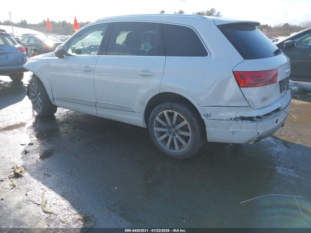 2018 AUDI Q7 WA1LAAF72JD039679 Photo 2