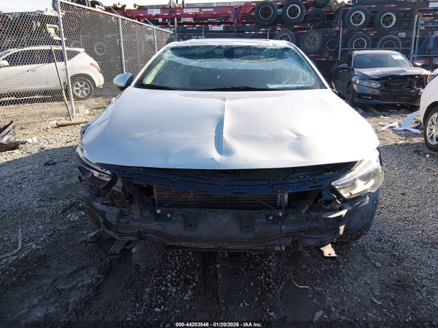 W04GP6SX4J1120056 Buick Regal Sportback Essence