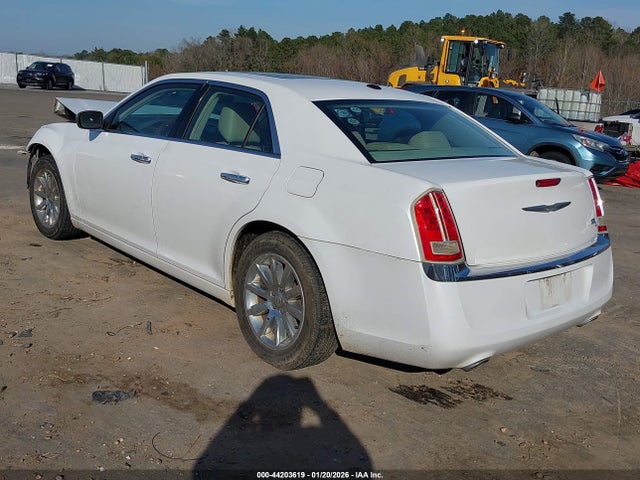 2011 CHRYSLER 300C 2C3CA6CT3BH559502 Photo 2