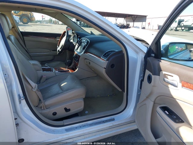 2011 CHRYSLER 300C 2C3CA6CT3BH559502 Photo 4