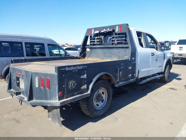 1FD8X3BT1HED09820 Ford F-350 Xl