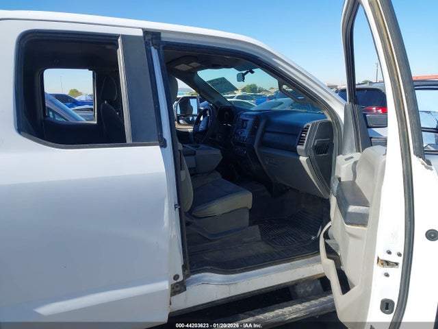 1FD8X3BT1HED09820 Ford F-350 Xl