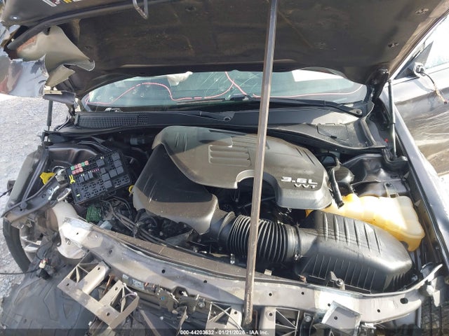 2017 Chrysler 300c მანქანა იყიდება აუქციონზე, vin: 2C3CCAEG8HH663327, აუქციონის ნომერი: 44203632
