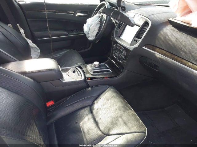 2017 Chrysler 300c მანქანა იყიდება აუქციონზე, vin: 2C3CCAEG8HH663327, აუქციონის ნომერი: 44203632