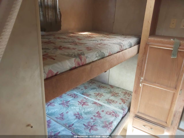 2006 Jayco M829 Bhs მანქანა იყიდება აუქციონზე, vin: 1UJBJ02R161EM0591, აუქციონის ნომერი: 44203708