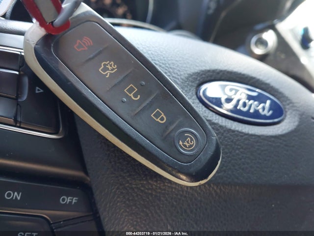 1FMCU0JD0HUD09812 Ford Escape Titanium