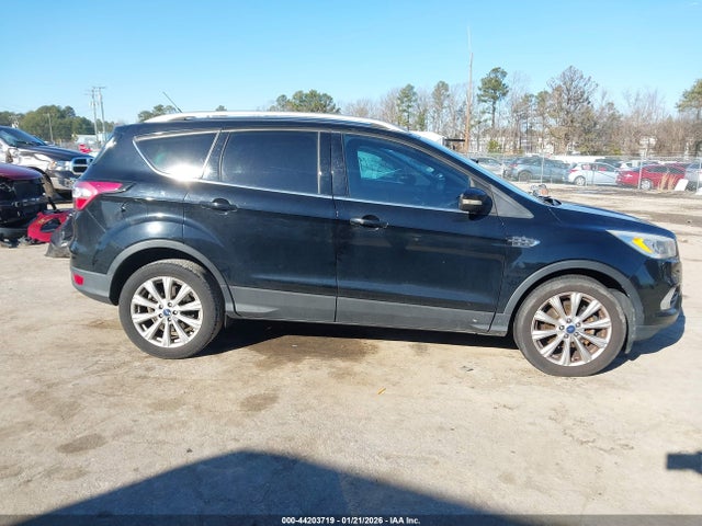 1FMCU0JD0HUD09812 Ford Escape Titanium