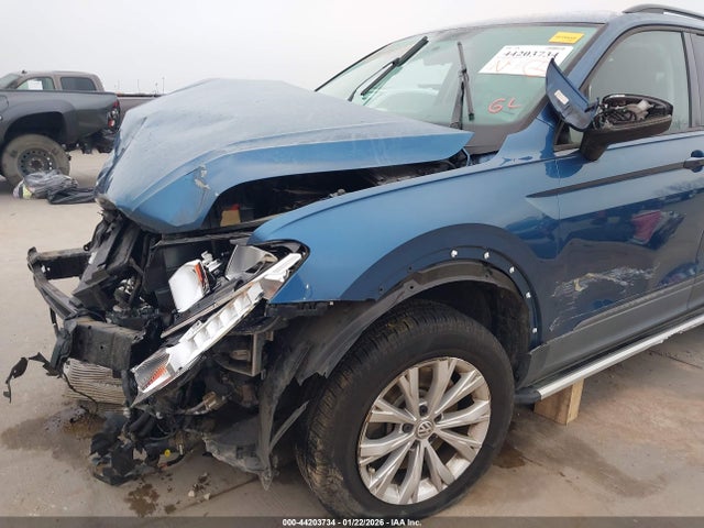 44203734 :رقم المزاد ، 3VV1B7AX7LM126085 vin ، 2020 Volkswagen Tiguan 2.0t S مزاد بيع