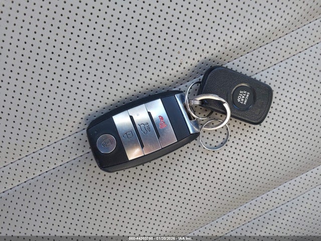 5XYPKDA57LG652283 KIA Sorento 3.3l Sx
