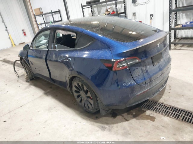 2025 TESLA MODEL Y 7SAYGDEF8SA343758 Photo 2