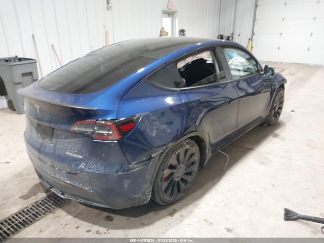 2025 TESLA MODEL Y 7SAYGDEF8SA343758 Photo 3