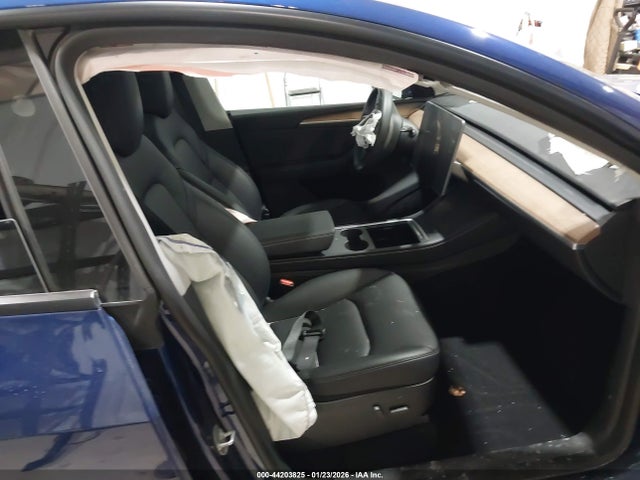 2025 TESLA MODEL Y 7SAYGDEF8SA343758 Photo 4