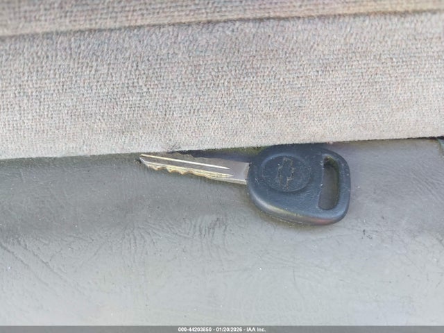 2000 CHEVROLET BLAZER 1GNCS13W5YK192360 Photo 10