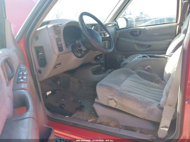 2000 CHEVROLET BLAZER 1GNCS13W5YK192360 Photo 4