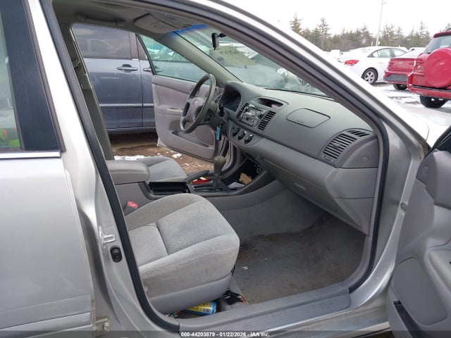 2004 TOYOTA CAMRY 4T1BF32K44U588468 Photo 4