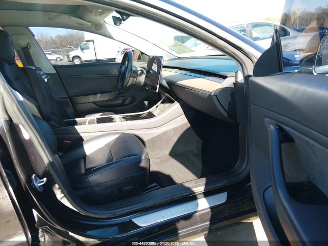 2018 TESLA MODEL 3 5YJ3E1EB3JF091847 Photo 4