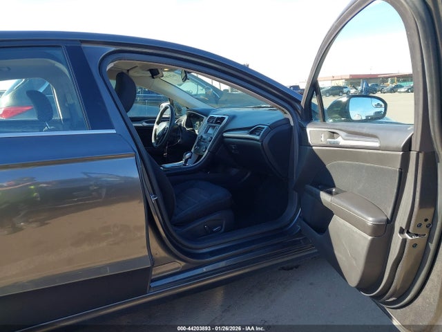 3FA6P0HD0GR123505 Ford FUSION SE