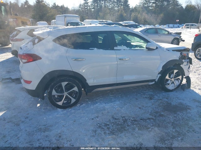 KM8J3CA27HU274809 Hyundai Tucson Limited