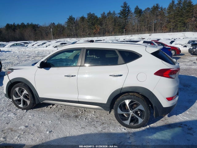 KM8J3CA27HU274809 Hyundai Tucson Limited