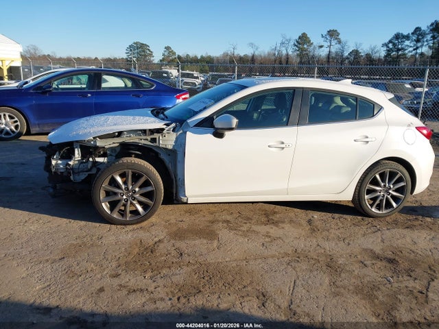 3MZBN1M38JM261652 Mazda Mazda3 Grand Touring